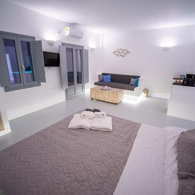 Majestic Sky Luxury Suites Megalochori  Exteriör bild